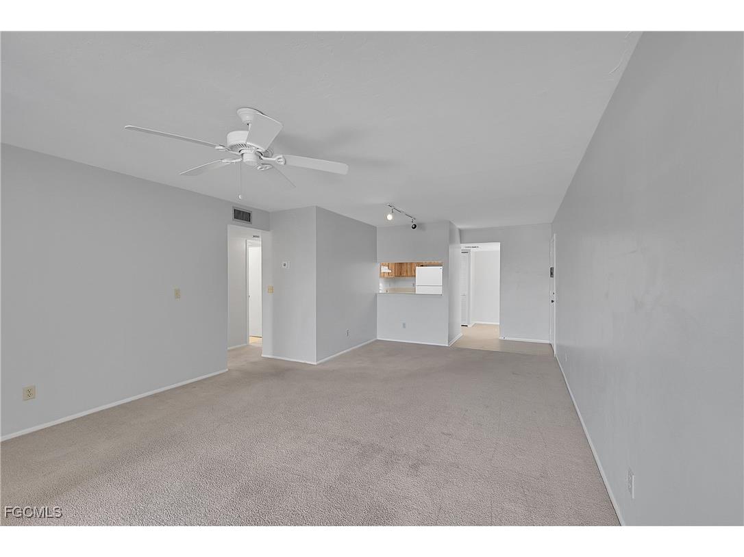 8474 Charter Club Circle #13 Fort Myers FL 33919 2025018844 image11