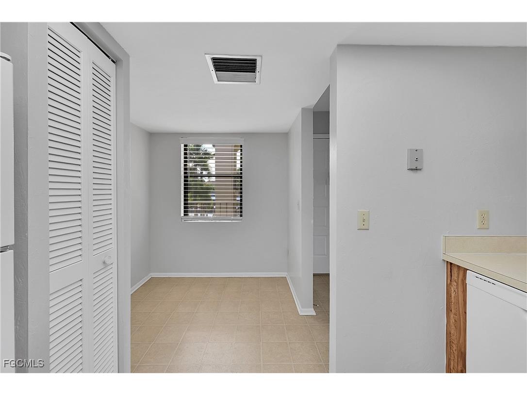 8474 Charter Club Circle #13 Fort Myers FL 33919 2025018844 image16