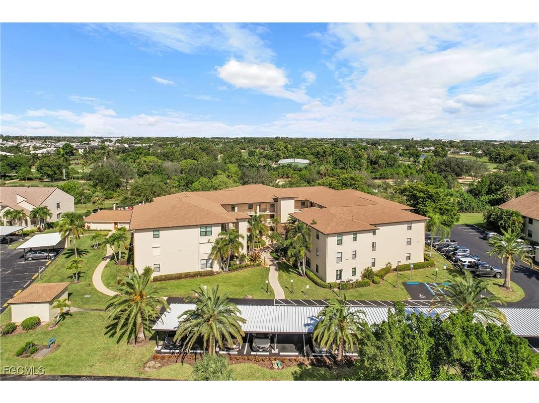 8474 Charter Club Circle #13 Fort Myers FL 33919 2025018844 image2