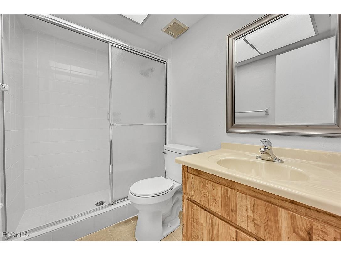 8474 Charter Club Circle #13 Fort Myers FL 33919 2025018844 image21