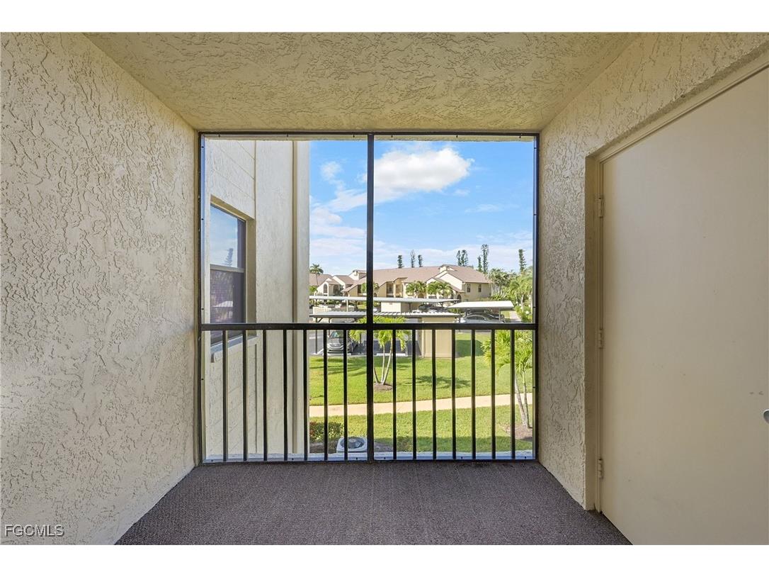 8474 Charter Club Circle #13 Fort Myers FL 33919 2025018844 image24