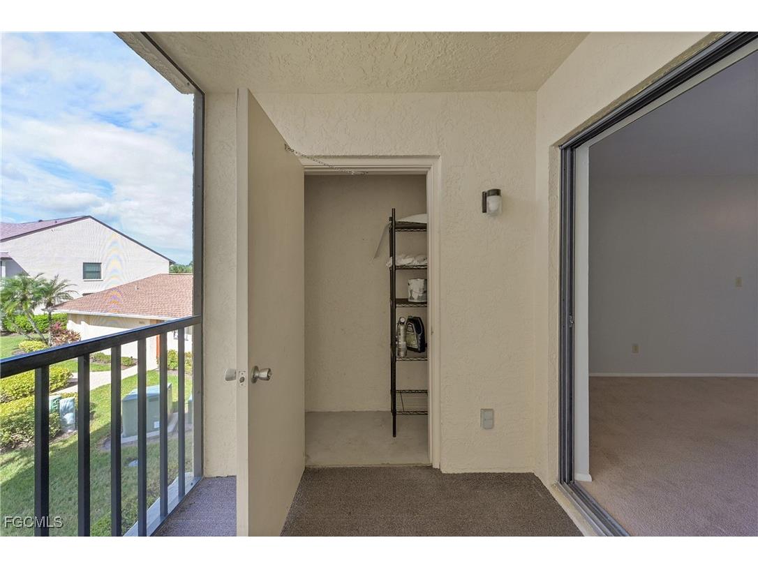 8474 Charter Club Circle #13 Fort Myers FL 33919 2025018844 image26