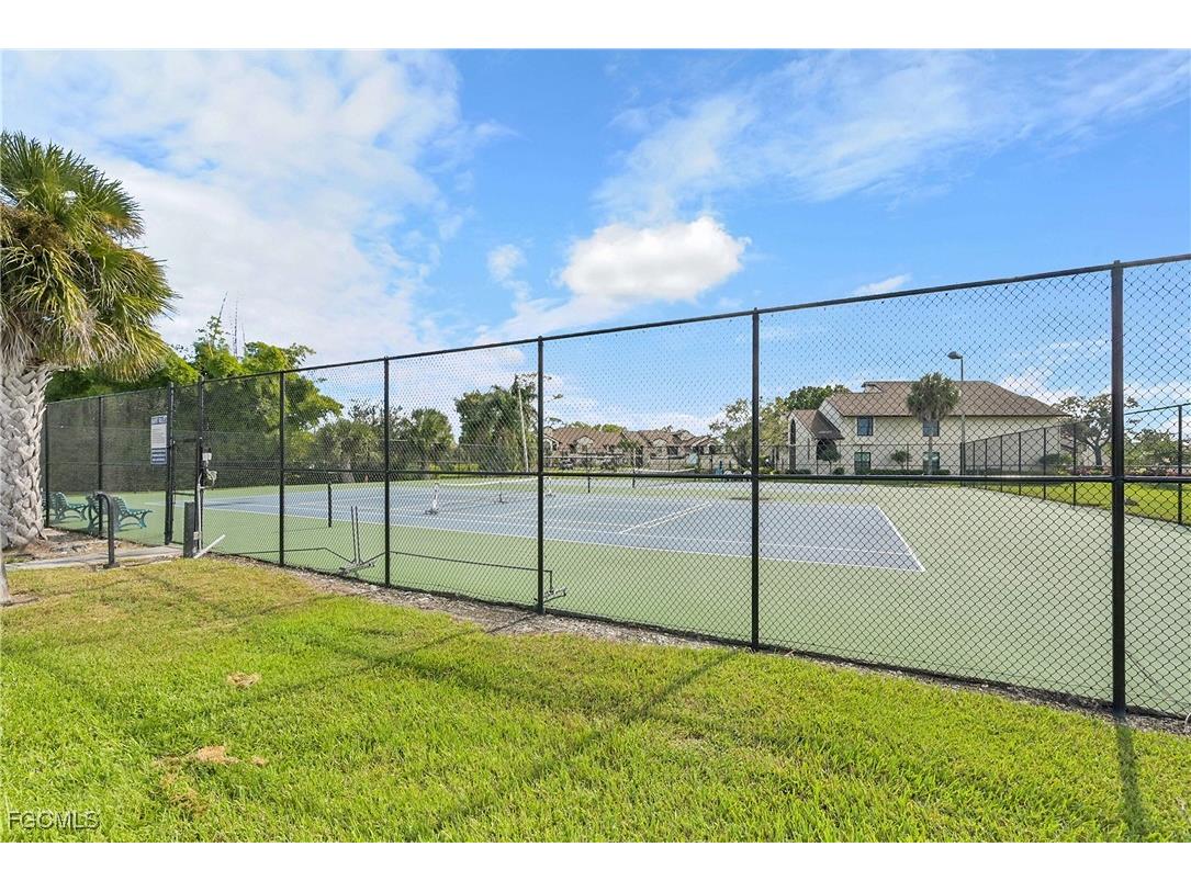 8474 Charter Club Circle #13 Fort Myers FL 33919 2025018844 image28