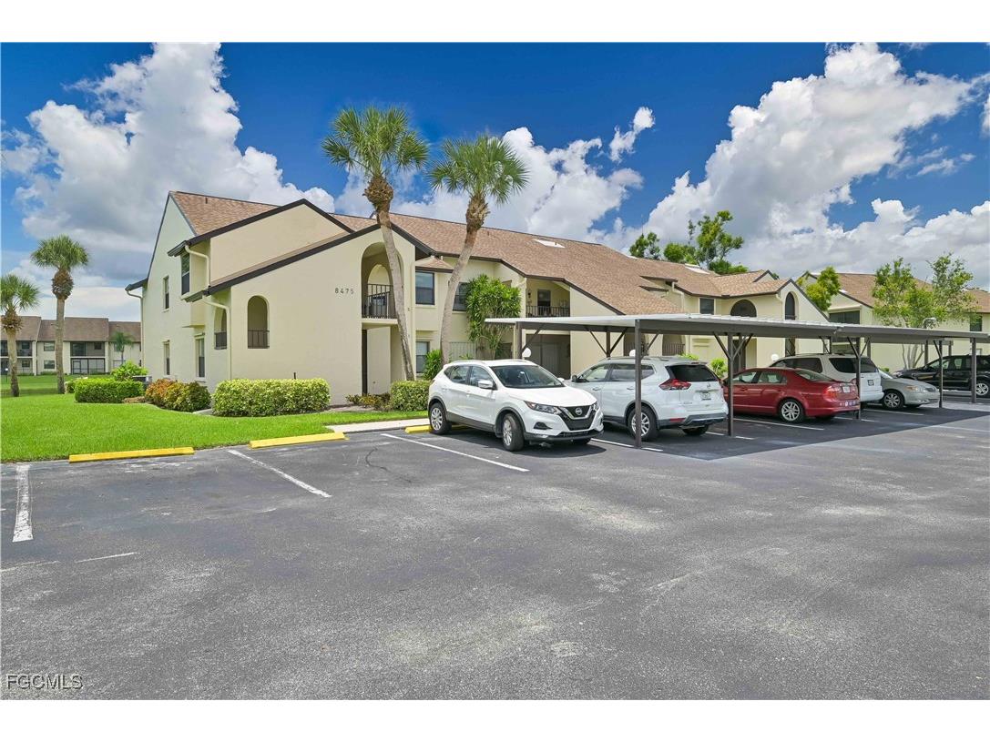 8475 Charter Club Circle #5 Fort Myers FL 33919 2026005072 image1