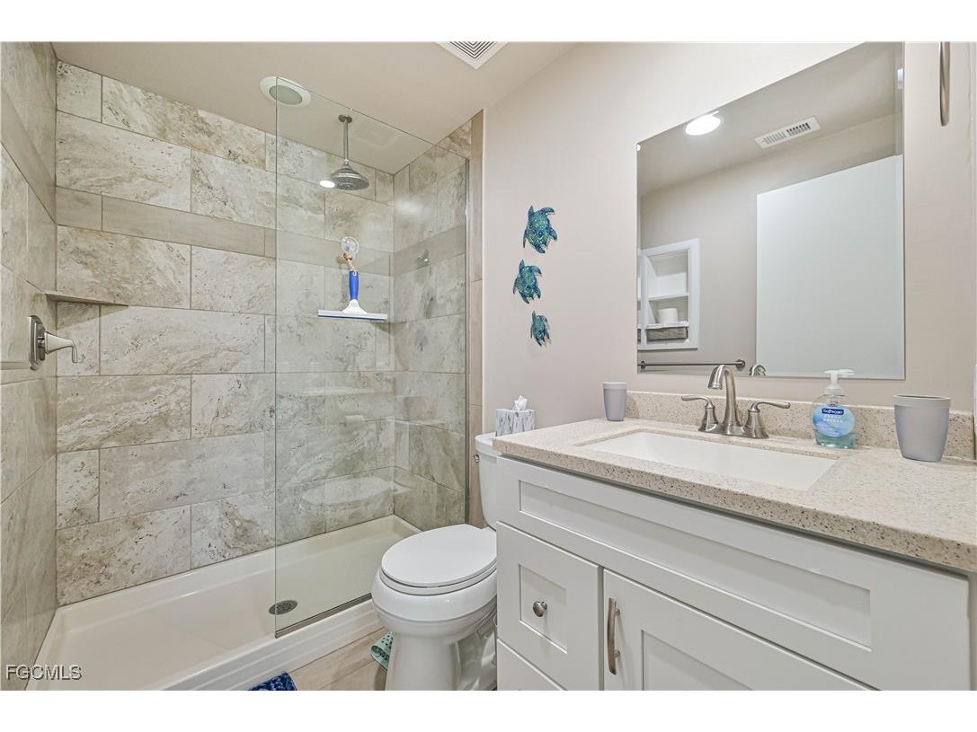 8475 Charter Club Circle #5 Fort Myers FL 33919 2026005072 image16