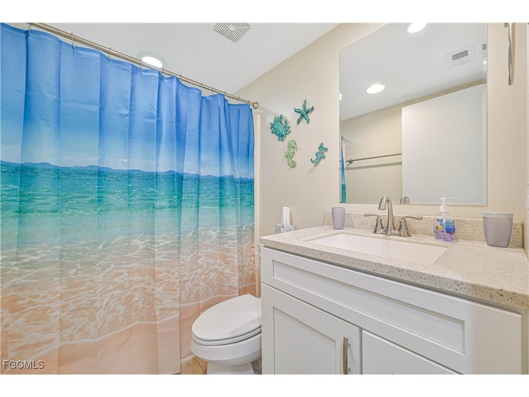 8475 Charter Club Circle #5 Fort Myers FL 33919 2026005072 image18