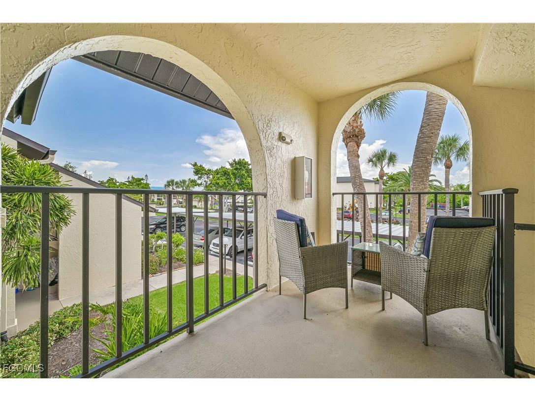 8475 Charter Club Circle #5 Fort Myers FL 33919 2026005072 image3