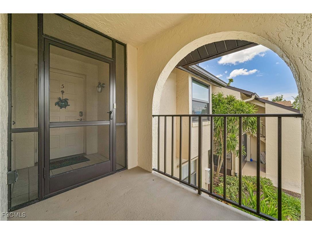 8475 Charter Club Circle #5 Fort Myers FL 33919 2026005072 image4