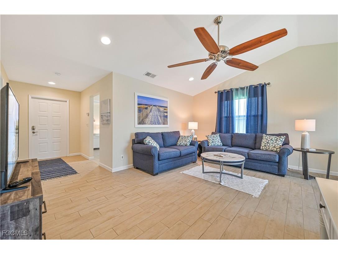 8475 Charter Club Circle #5 Fort Myers FL 33919 2026005072 image6