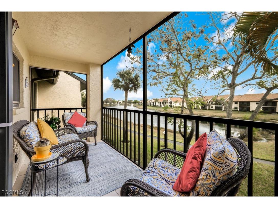 8475 Charter Club Circle #8 Fort Myers FL 33919 2026007716 image1