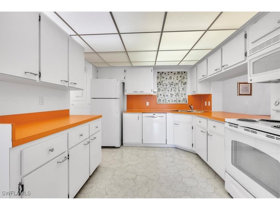 848 Collier Court #304 Marco Island FL 34145 225074426 image15