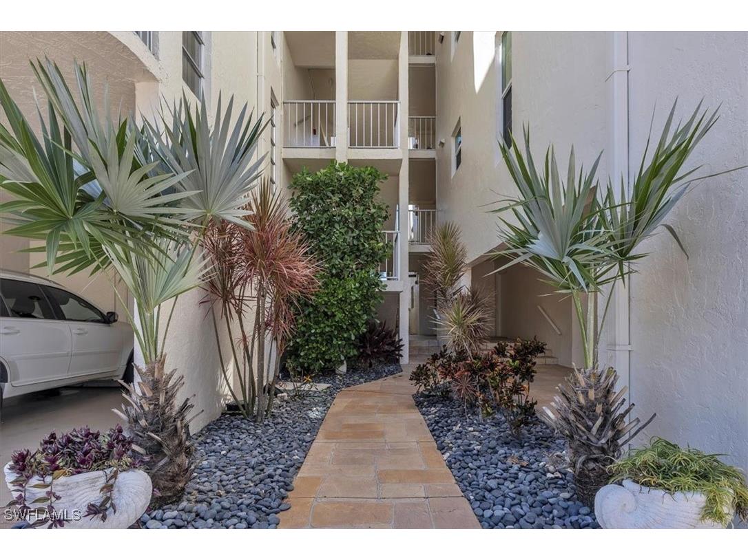 848 Collier Court #304 Marco Island FL 34145 225074426 image42