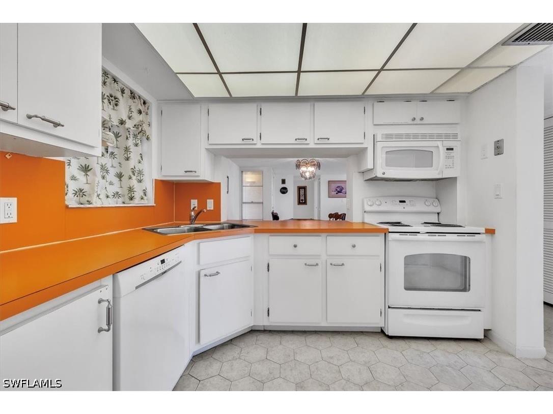 848 Collier Court #304 Marco Island FL 34145 226019736 image16