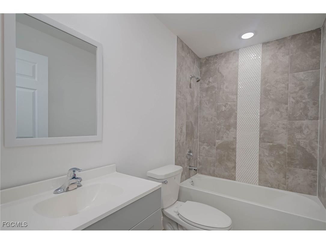 849/851 Bedford Drive Lehigh Acres FL 33974 2025006477 image14