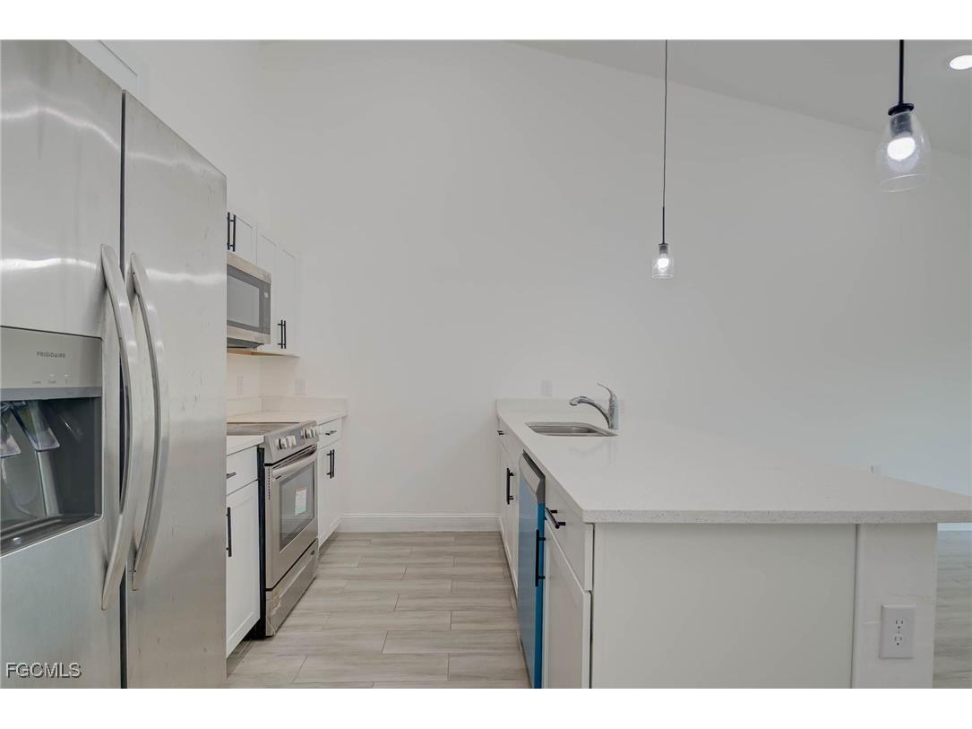 849/851 Bedford Drive Lehigh Acres FL 33974 2025006477 image21