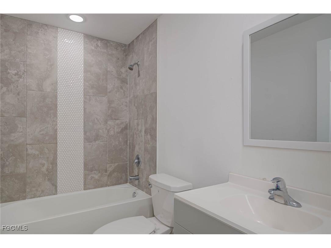 849/851 Bedford Drive Lehigh Acres FL 33974 2025006477 image27