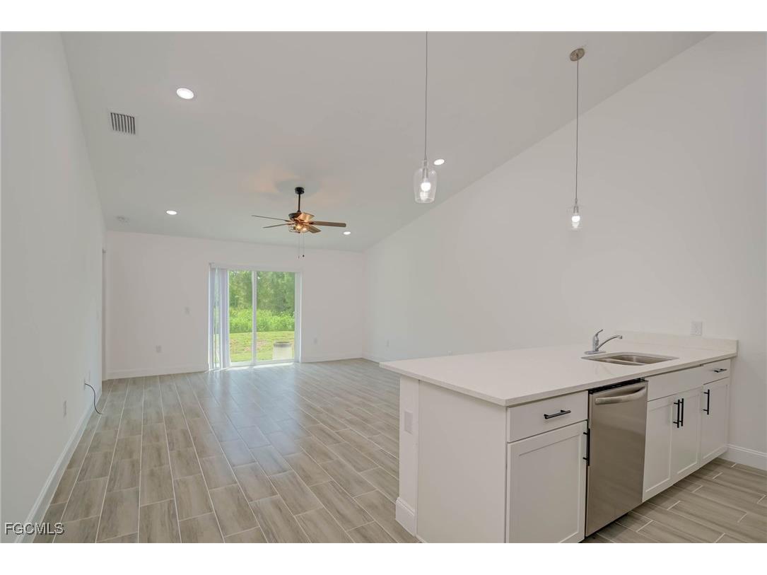 849/851 Bedford Drive Lehigh Acres FL 33974 2025006477 image4