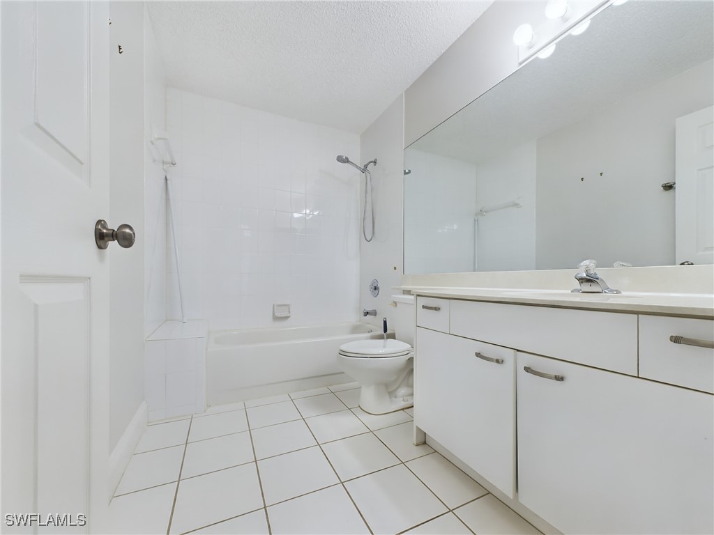 85 Silver Oaks Circle #6-102 Naples FL 34119 225068293 image8