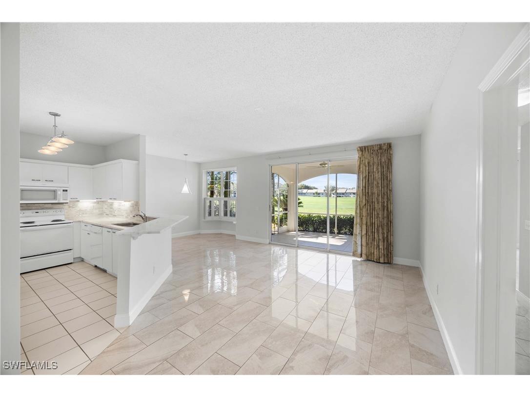 85 Silver Oaks Circle SW #6-102 Naples FL 34119 226004123 image3