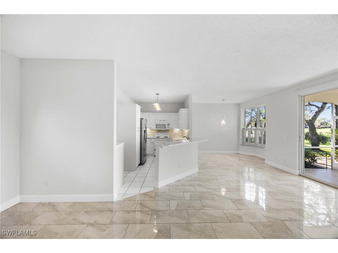 85 Silver Oaks Circle SW #6-102 Naples FL 34119 226004123 image4