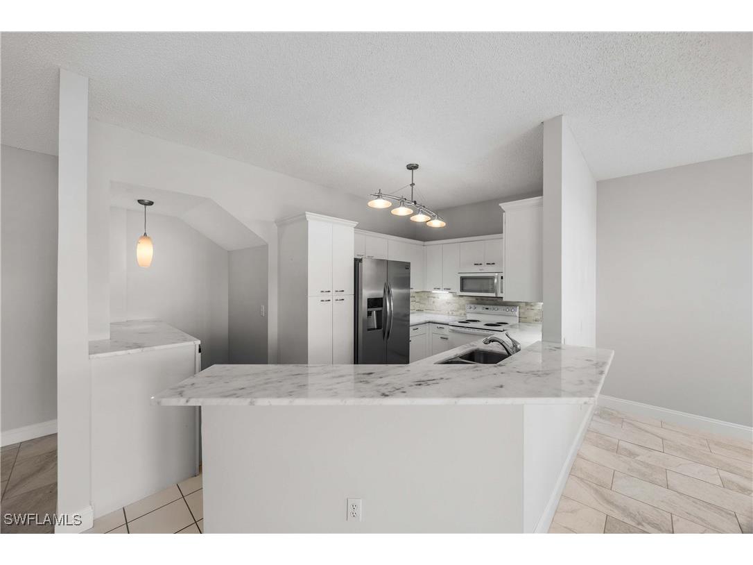 85 Silver Oaks Circle SW #6-102 Naples FL 34119 226004123 image8