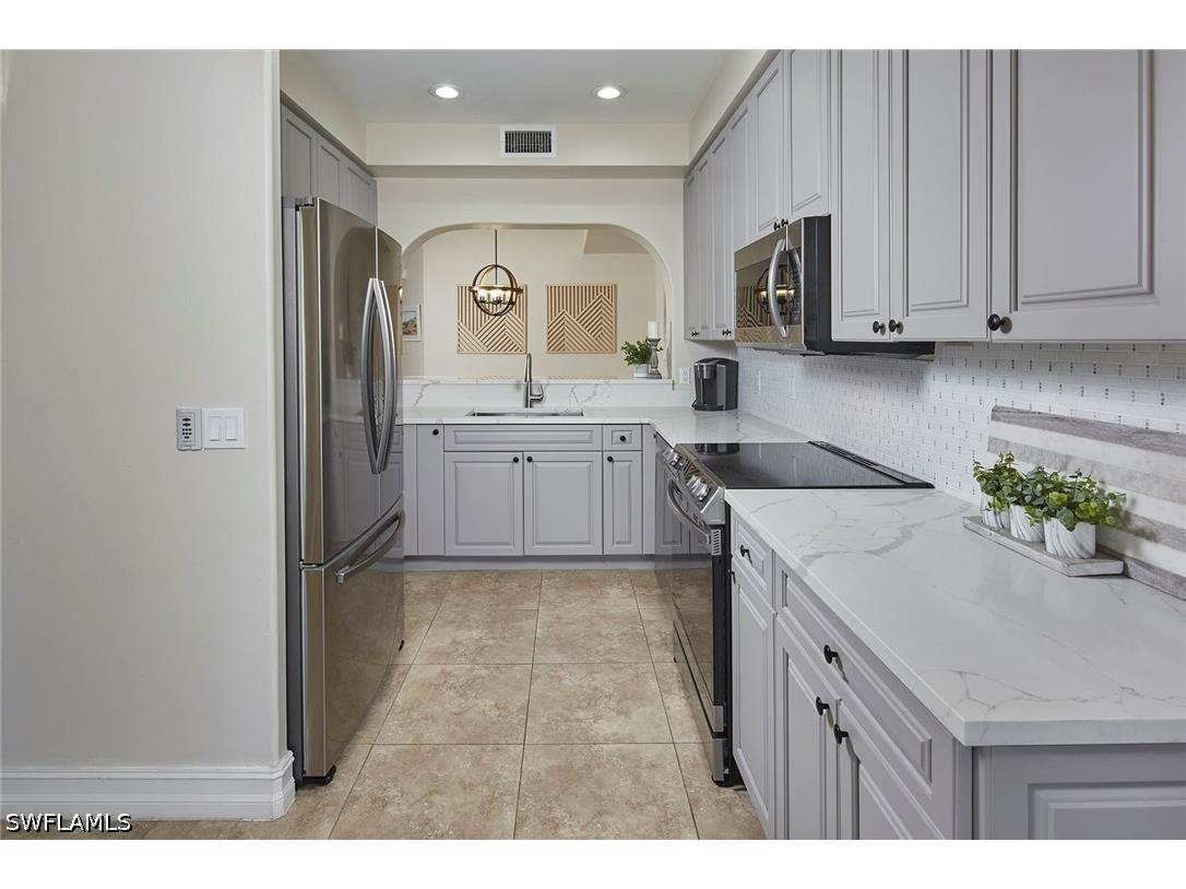 850 6th Avenue N #204 Naples FL 34102 226014670 image5