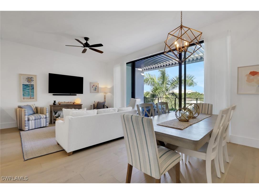 850 Central #303 Naples FL 34102 225079831 image12
