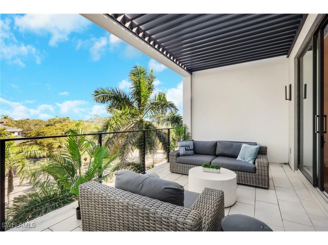 850 Central #303 Naples FL 34102 225079831 image16