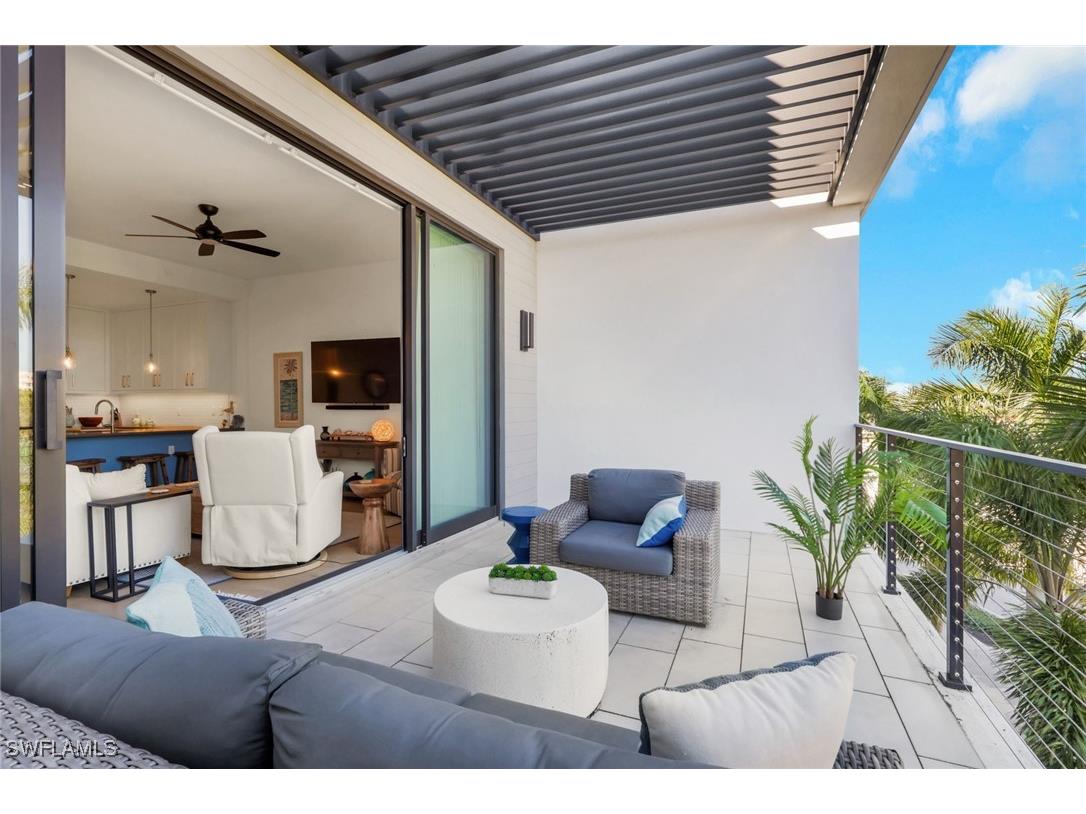 850 Central #303 Naples FL 34102 225079831 image17