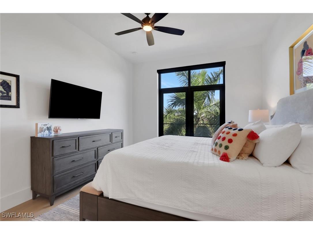 850 Central #303 Naples FL 34102 225079831 image19