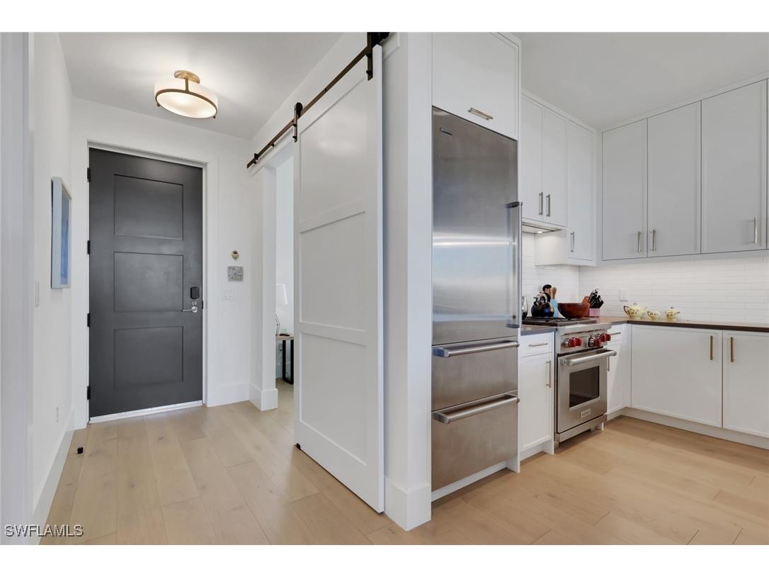 850 Central #303 Naples FL 34102 225079831 image2