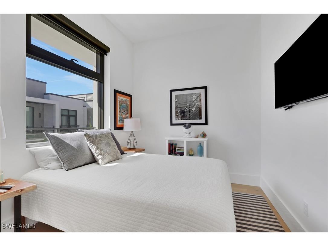 850 Central #303 Naples FL 34102 225079831 image26