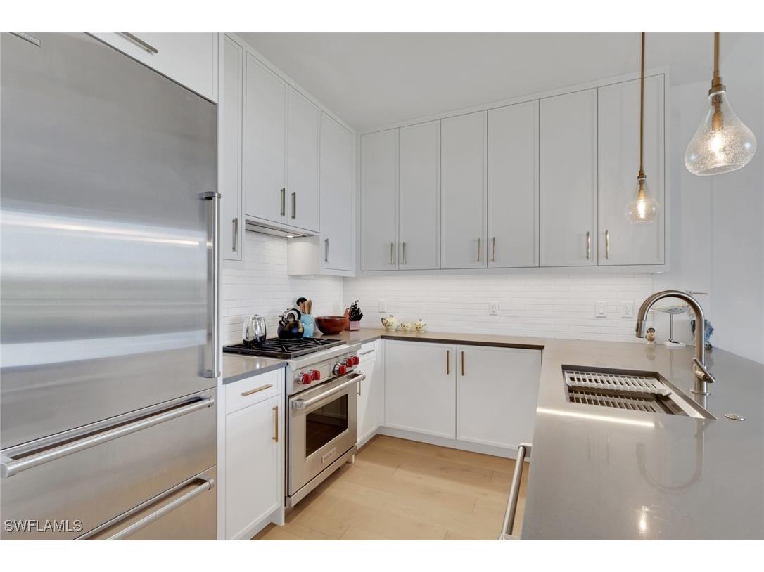 850 Central #303 Naples FL 34102 225079831 image7