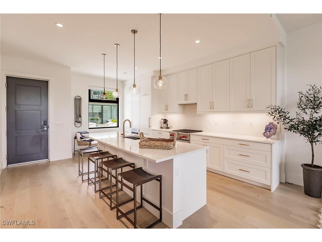 850 Central Avenue #203 Naples FL 34135 225060692 image5