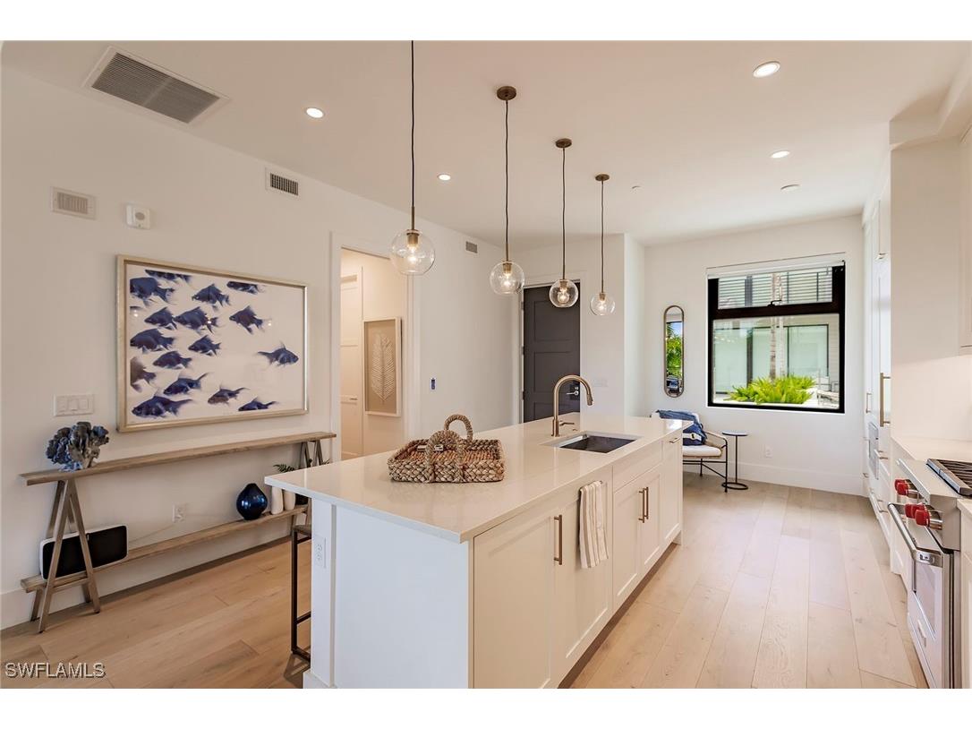 850 Central Avenue #203 Naples FL 34135 225060692 image6