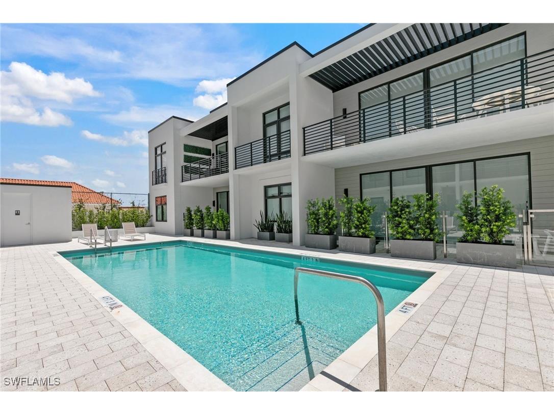 850 Central Avenue #207 Naples FL 34102 224102517 image19