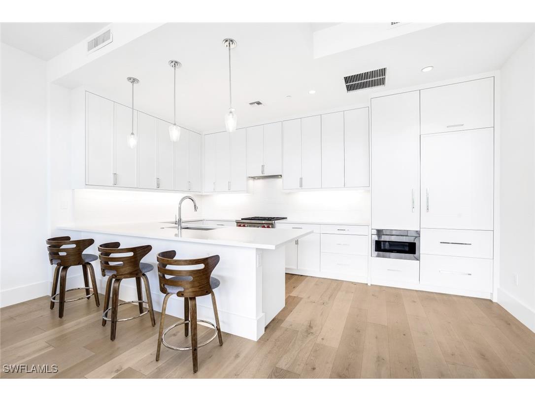 850 Central Avenue #207 Naples FL 34102 224102517 image6