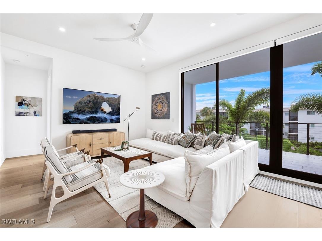 850 Central Avenue #207 Naples FL 34102 225061779 image4