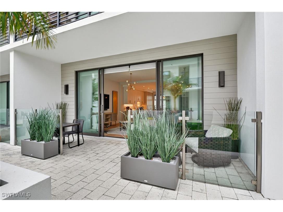 850 Central Avenue #208 Naples FL 34102 226004727 image1