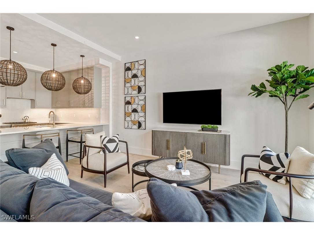 850 Central Avenue #209 Naples FL 34102 226007807 image3