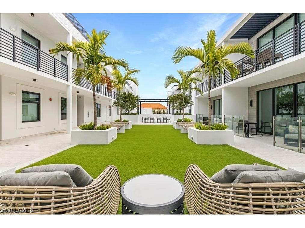 850 Central Avenue #301 Naples FL 34102 226008186 image1