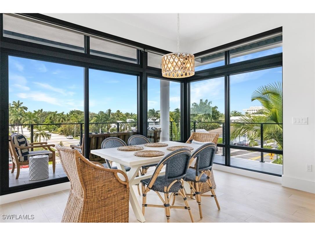 850 Central Avenue #305 Naples FL 34102 225075922 image1