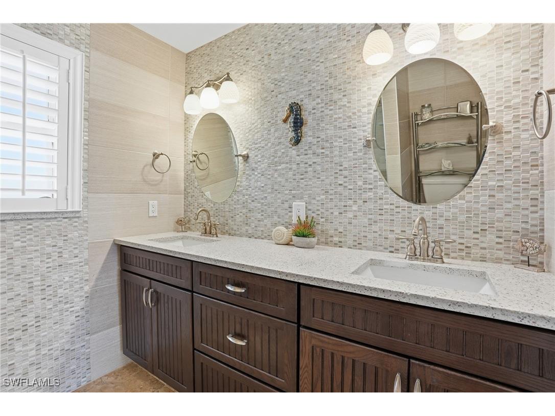 850 Oak Street Fort Myers Beach FL 33931 225075493 image16