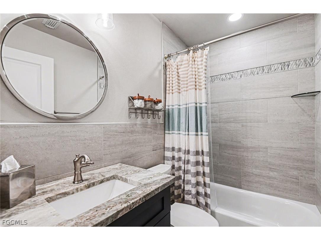 8504 Charter Club Circle #5 Fort Myers FL 33919 2026010401 image17
