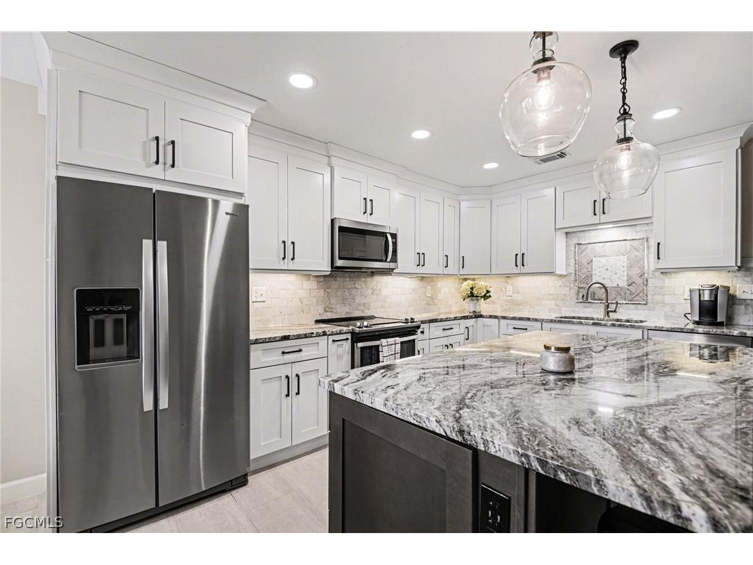 8504 Charter Club Circle #5 Fort Myers FL 33919 2026010401 image5