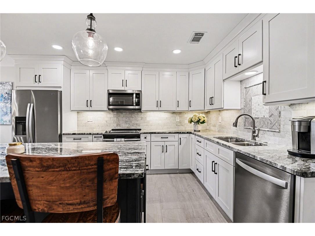 8504 Charter Club Circle #5 Fort Myers FL 33919 2026010401 image6