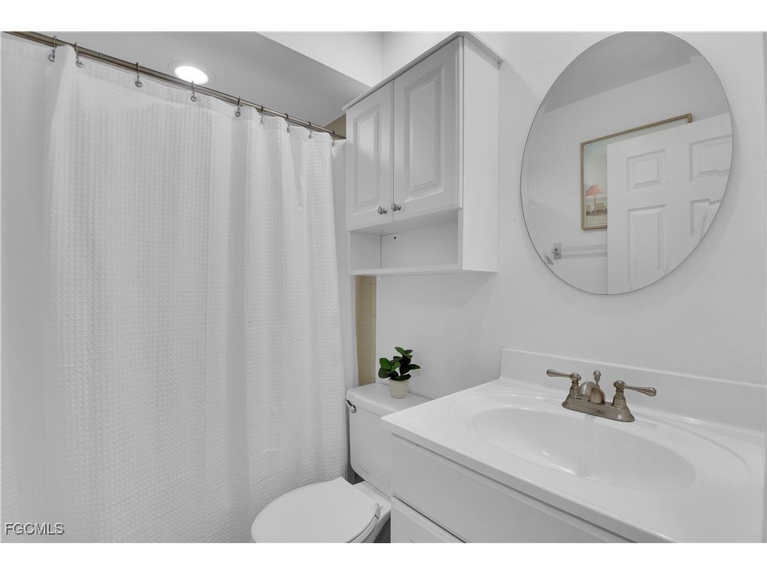 851 98th Avenue N Naples FL 34108 2025013794 image24