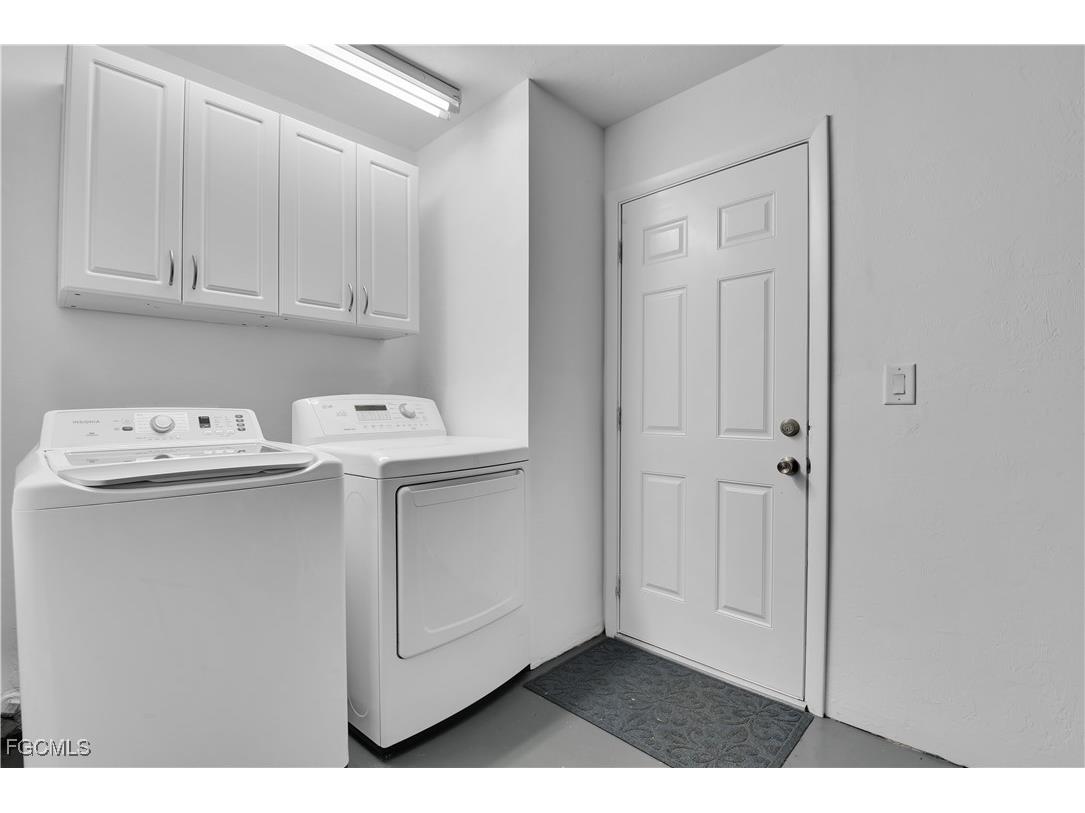 851 98th Avenue N Naples FL 34108 2025013794 image27