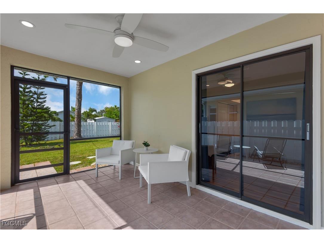 851 98th Avenue N Naples FL 34108 2025013794 image28