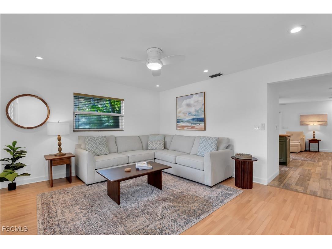 851 98th Avenue N Naples FL 34108 2025013794 image3